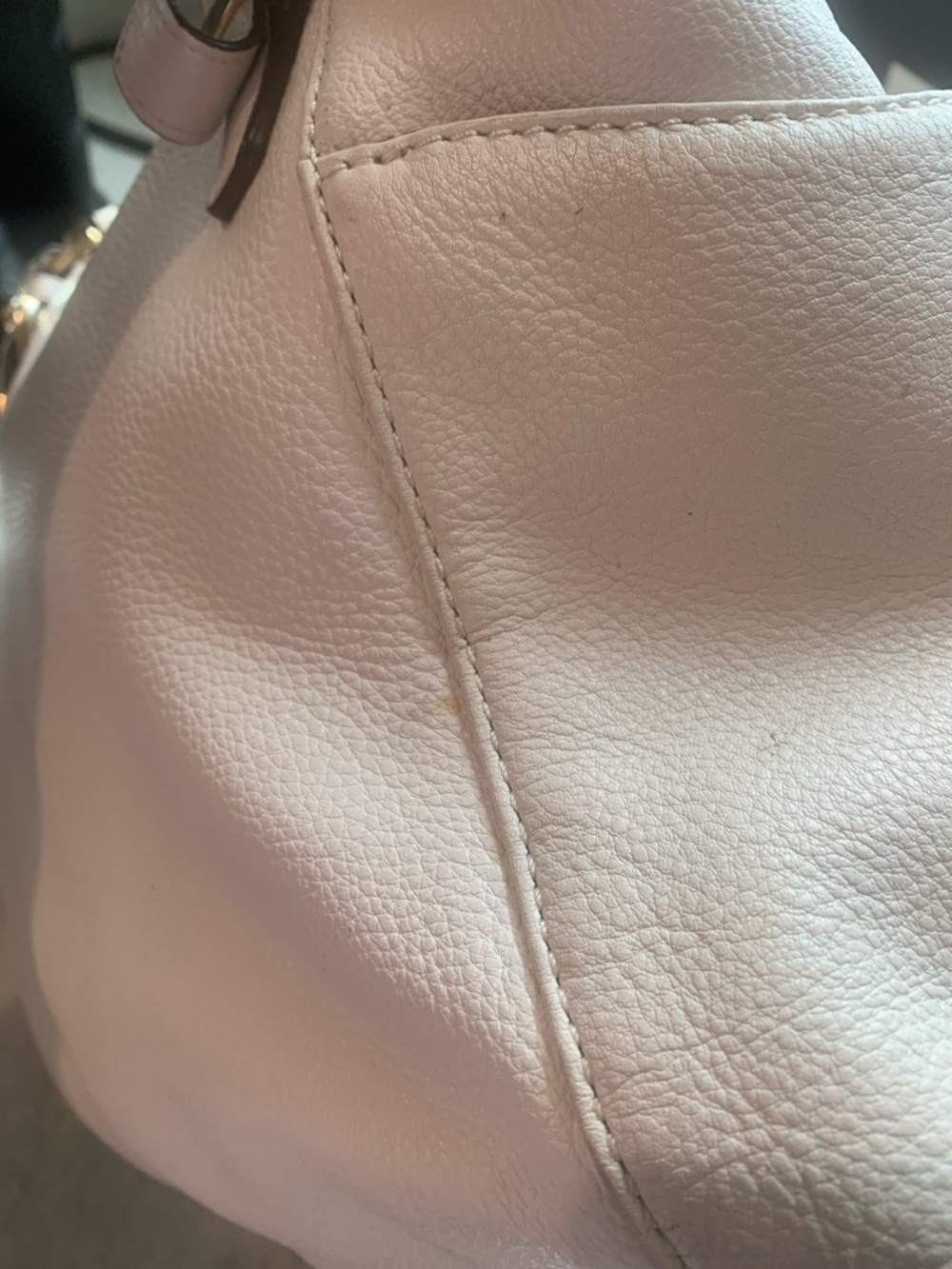 Michael Kors Cream Leather Shoulder Bag with Gold Hardware - Picture 9 of 16